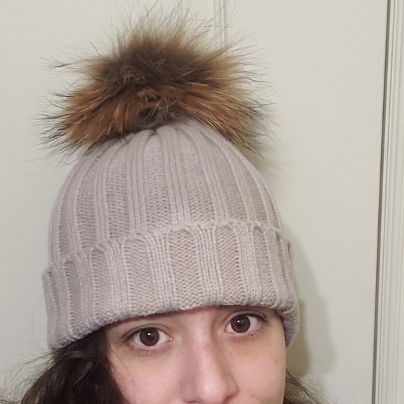 100% fur pom pom winter hat - Picture 3 of 4